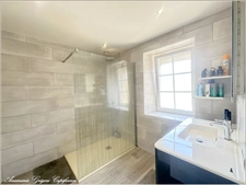 Propriété: maison de 120 m², 3 chambres, 150 m² de dépendances, terrain clos 2810 m² à 8 min de Chartres