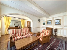 Exceptionnelle maison de ville à Courville : 250m², 6 chambres & piscine Intérieure – À 15 min de Chartres