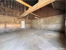 Propriété: maison de 120 m², 3 chambres, 150 m² de dépendances, terrain clos 2810 m² à 8 min de Chartres
