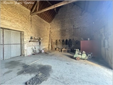 Loigny-La-Bataille - Maison de village - à rénover, combles aménageables, nombreuses dépendances, terrain 1 000 m²