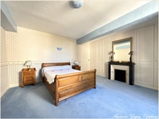 Exceptionnelle maison de ville à Courville : 250m², 6 chambres & piscine Intérieure – À 15 min de Chartres