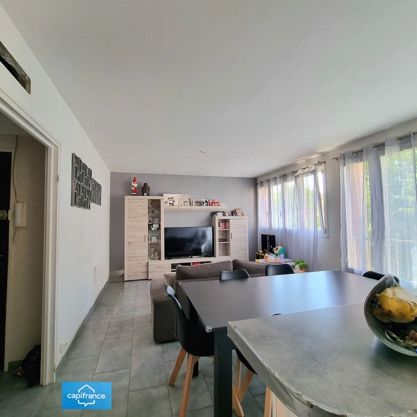 Exclusivité Bel Appartement 4 pièces NEUILLY SUR MARNE 74,83 m2 avec Cave et stationnement 