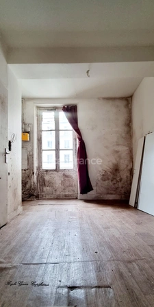 A SAISIR Studio 16 m2 à rénover intégralement PARIS 10EME ARRONDISSEMENT (75) 