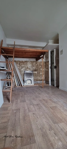 A SAISIR Studio 16 m2 à rénover intégralement PARIS 10EME ARRONDISSEMENT (75) 