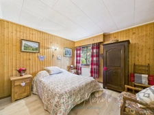 Grande propriété familiale sur 7 533 m² de terrain plat