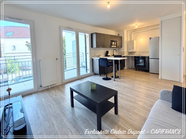 Appartement à vendre 2 pièces COULOMMIERS centre ville (77) - Balcon - Parking - Cave
