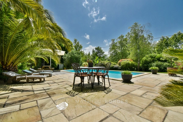 Villa de caractère avec piscine à Villefranque 