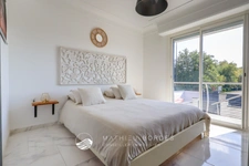 Maison contemporaine de 216m2 avec piscine, spa, et T3 indépendant 