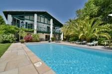 Dpt Pyrénées Atlantiques (64), for sale VILLEFRANQUE house P6 of 233.95 m² - Land of 1,561.00 m²
