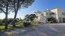 Large character property of 250m² on a plot of 1500m²