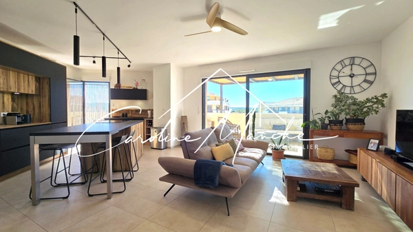 Appartement 3 pièces de 82m² et terrasse de 45m² + 2 stationnements privatifs