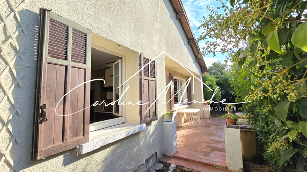 Maison à rénover de plain-pied de 67m² - 2 chambres - jardin et garage
