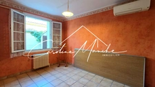 Maison à rénover de plain-pied de 67m² - 2 chambres - jardin et garage