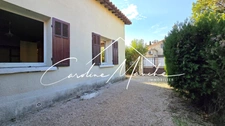 Maison à rénover de plain-pied de 67m² - 2 chambres - jardin et garage