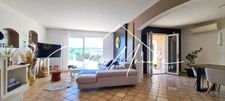 Maison 4 chambres de 155m² + appartement T2 de 43m² - terrain de 1500m² - piscine
