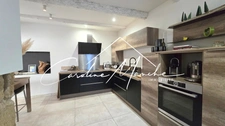 Maison de village 5 pièces de 215 m² - garage - piscine - jardin et terrasses