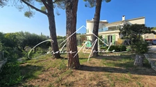 Large character property of 250m² on a plot of 1500m²