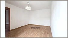 VERZY (51) House of 57m² living space with enclosed courtyard and outbuildings 