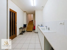 Renovated character house with large garage in the heart of Boutenac