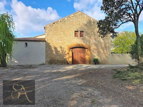 Bâtiment viticole , terres et matériel d’exploitation – 48 ha Proche Narbonne