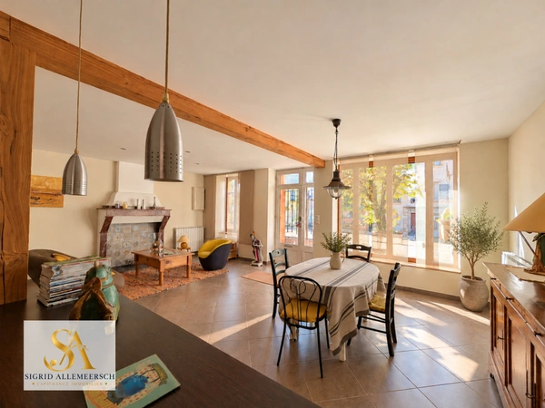 BOUTENAC – Maison de caractère rénovée de 139 m², 3 chambres et grand garage de 54 m²