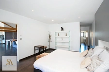 Exceptional estate spanning nearly 16 hectares on the riverbank
