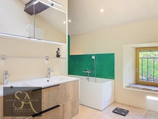 Estate for sale (Aude) – views of the Pyrenees – rare self-sufficiency 