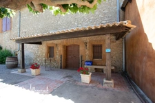 Family house with wine cellar on 55 hectares in a quiet hamlet 10 minutes from NARBONNE