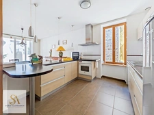 Renovated character house with large garage in the heart of Boutenac