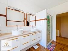 Renovated character house with large garage in the heart of Boutenac