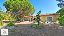 VILLARDONNEL – Villa de plain-pied avec garage, 4 chambres et bureau, sur un terrain de 3 577 m² avec vue dégagée sur la Montagne Noire.