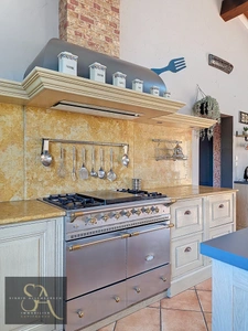 AUDE, En périphérie de Carcassonne, maison 377m² sur parc clos possibilité gîte