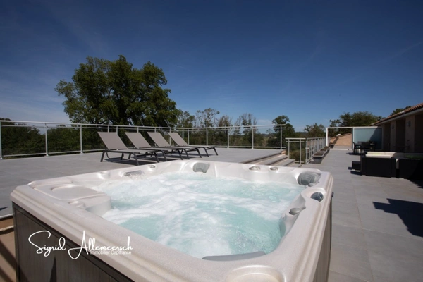 Ensemble immobilier, Une propriété, 4 habitations de haute gamme à vendre à 15minutes de NARBONNE