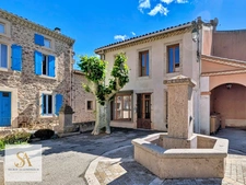 Renovated character house with large garage in the heart of Boutenac
