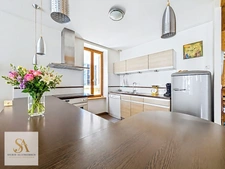 Renovated character house with large garage in the heart of Boutenac