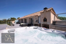 Domaine viticole & touristique de prestige – 63 ha – Proche Méditerranée