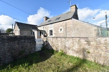 Maison à rénover avec grand terrain