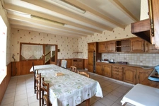 Maison en pierre avec grand terrain