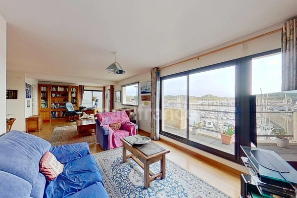 Duplex, en dernier étage sur le port de Paimpol