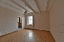 Maison en pierre avec grand terrain