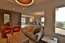 5-bedroom house with sea view