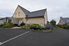 5-bedroom house with sea view