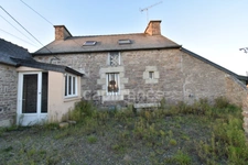 Maison à rénover avec grand terrain