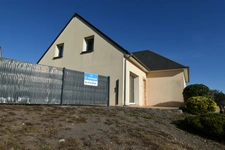 RARE À DOMFRONT-EN-POIRAIE – MAISON 4 CHAMBRES AVEC JARDIN ET GARAGE