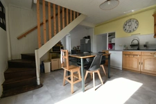 Maison en pierre rénovée – 134 m² – 3 chambres – Terrain de 1 100 m²