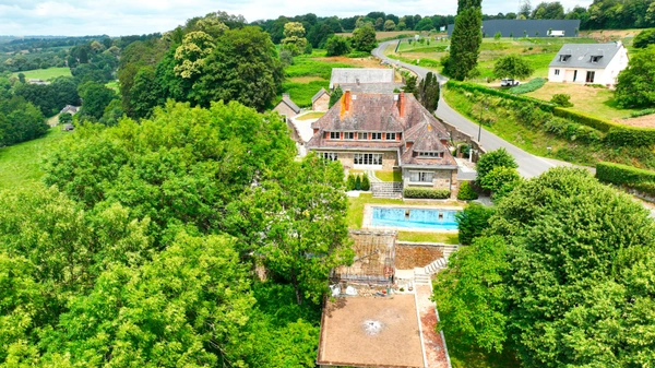 Dpt Orne (61), à vendre LONLAY L'ABBAYE propriete P13 de 300 m² - Terrain de 11 500 m² 
