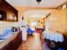 Maison T 3 avec étang et grenier aménageable sur 2 183 m² de terrain – Plouguin