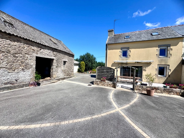 Maison à vendre 6 pièces PLOUGUIN (29)
