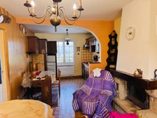 Maison T 3 avec étang et grenier aménageable sur 2 183 m² de terrain – Plouguin