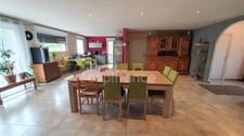 VAUVILLERS (70). Ensemble immobilier composé d'une maison d'habitation de 170m² et d'un bâtiment de 520m²